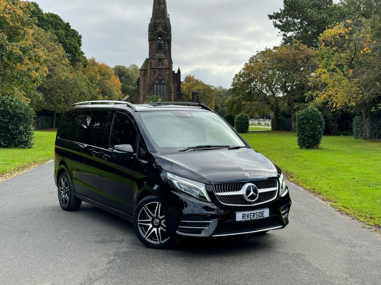 Chauffeur Travel - Luxury MPV Gallery image 2