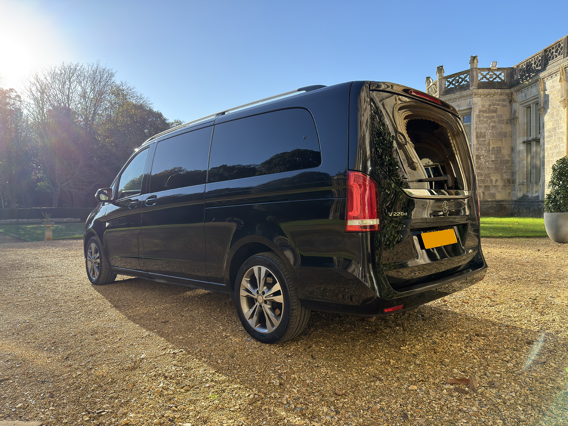 Chauffeur Travel - Luxury MPV Gallery image 4