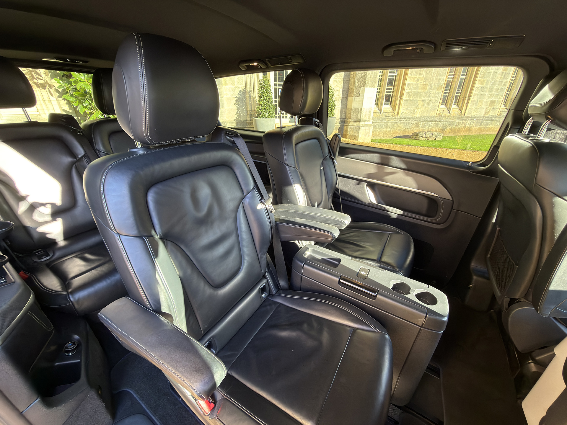 Chauffeur Travel - Luxury MPV Gallery image 6