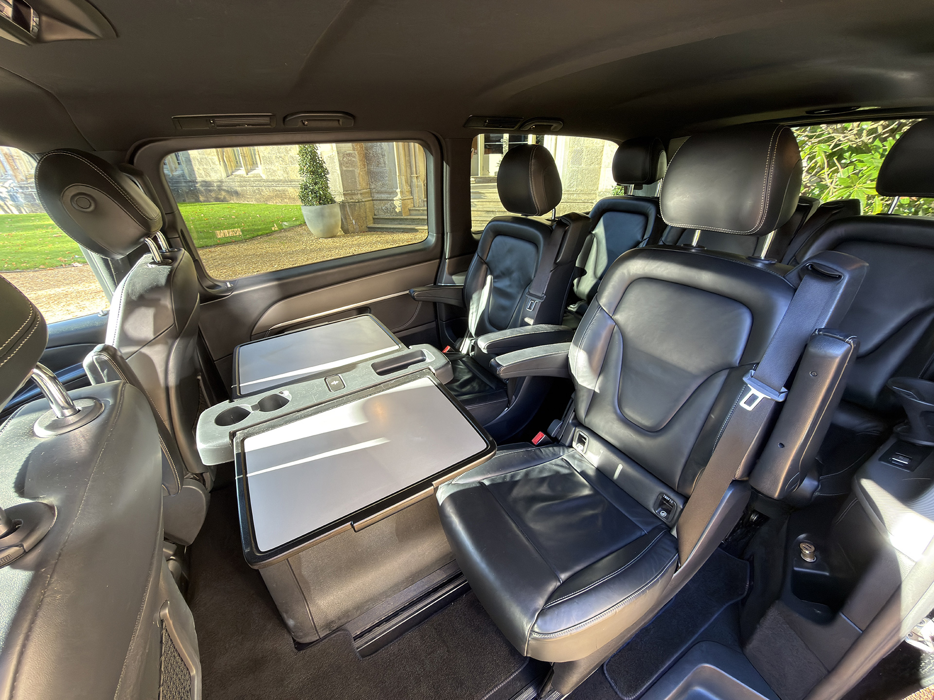 Chauffeur Travel - Luxury MPV Gallery image 7